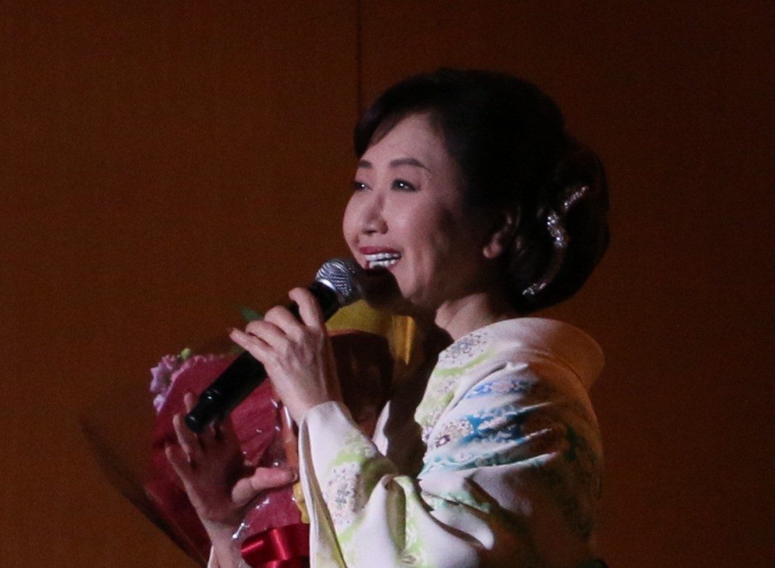 伍代夏子さん歌声で魅了 刈羽村で12年ぶりコンサート | 柏崎日報社